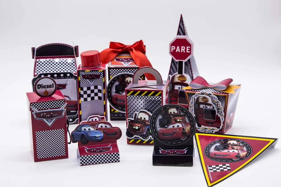 Foto real: Kit de personalizados Carros com caixas e detalhes de corrida, do acervo